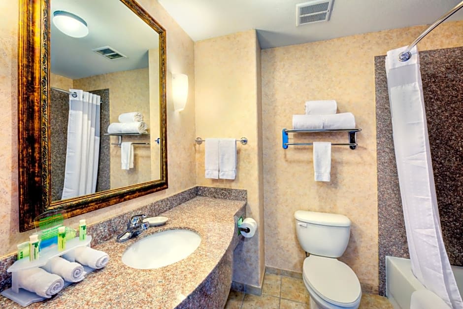 Holiday Inn Express and Suites Granbury by IHG