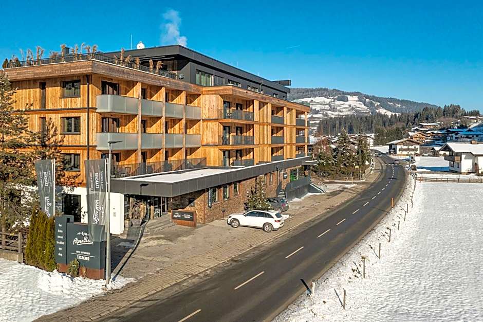 AlpenParks Hotel & Apartment Taxacher