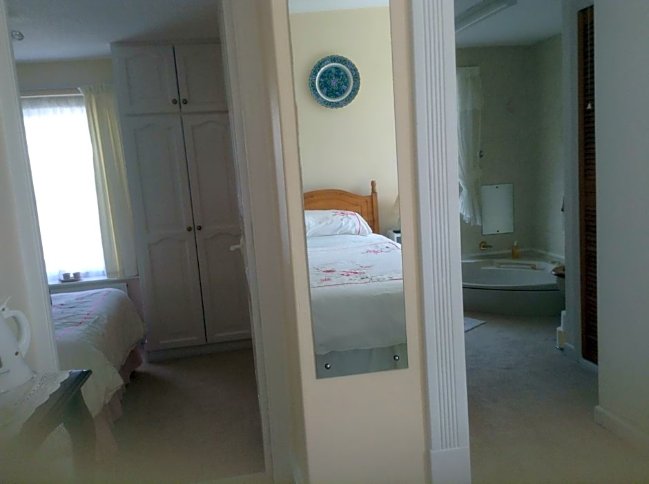 Drakewalls Bed And Breakfast