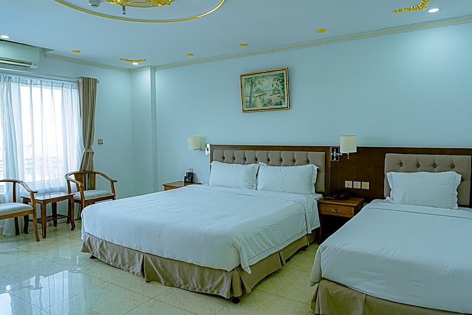 Photo 1 of 6 of Sapphire Double Room