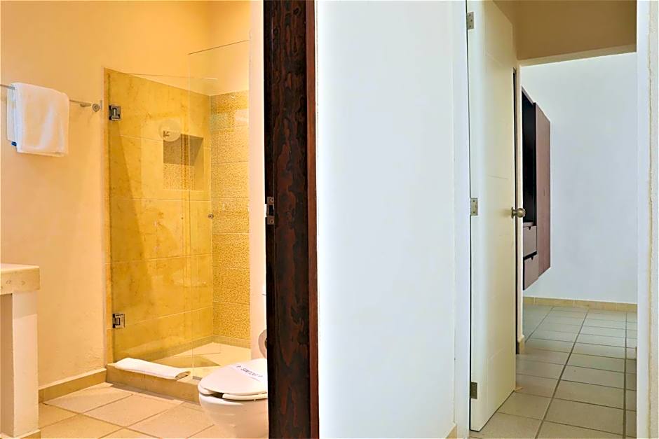 Hotel 12 BEES by Kavia