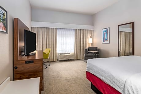 King Room with King Bed - Non-Smoking