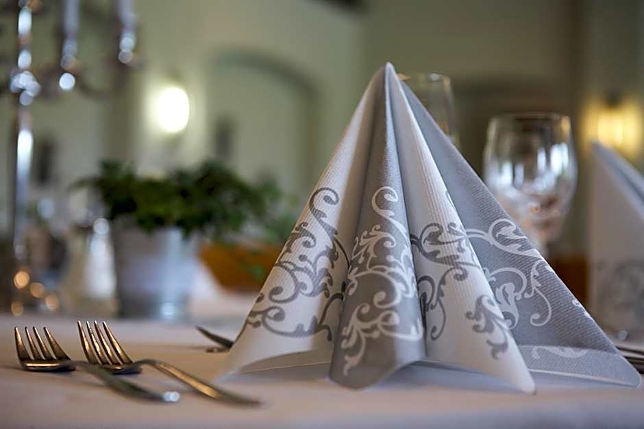 Hotel Zur Burg Sternberg