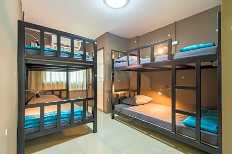 Bed in 4-Bed Mixed Dormitory Room