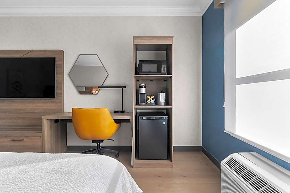 Holiday Inn Express Hotel & Suites Santa Cruz By IHG