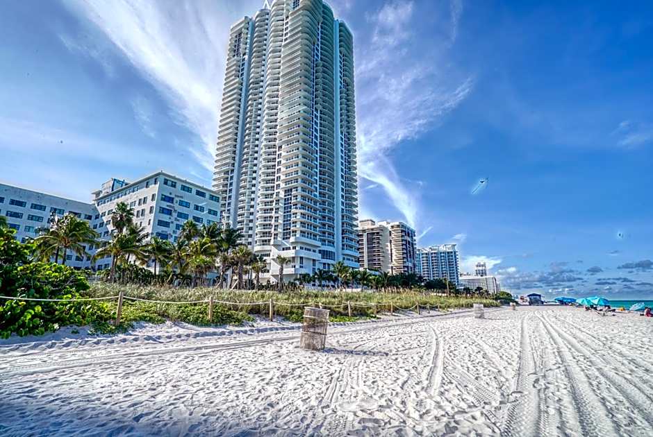 Deluxe Studios and Apartments at the Casablanca