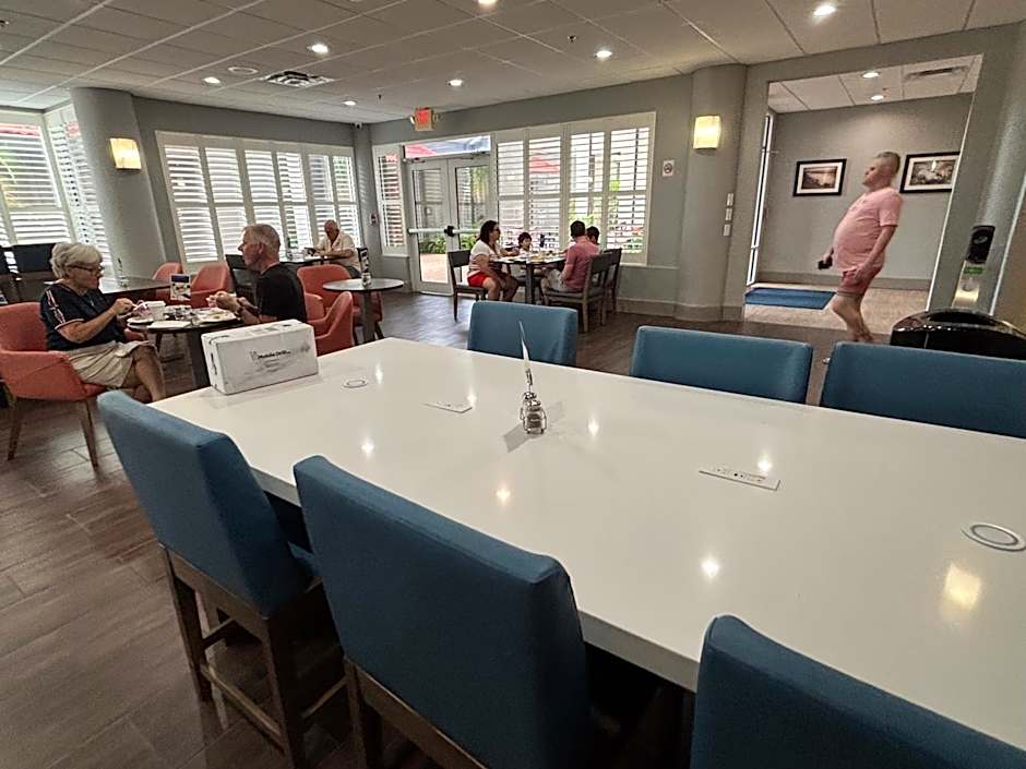 Holiday Inn Express & Suites Cocoa by IHG