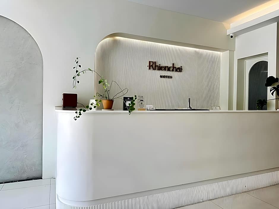 Rhienchai Place Hotel