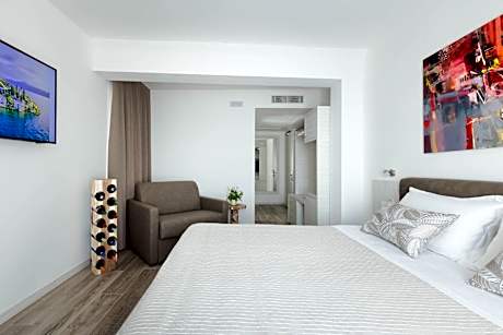 Junior Suite with Lake View