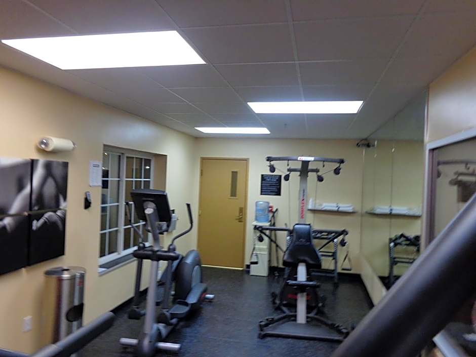 Country Inn & Suites by Radisson Bismarck Waterpark