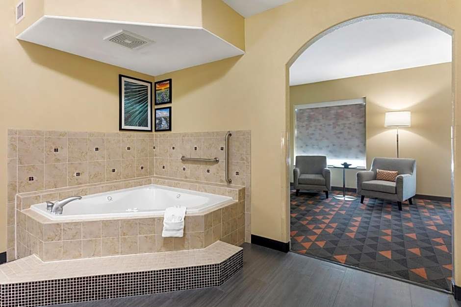 Holiday Inn Hotel & Suites Waco Northwest By IHG