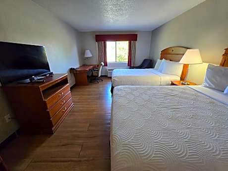 Deluxe Queen Room with Two Queen Beds