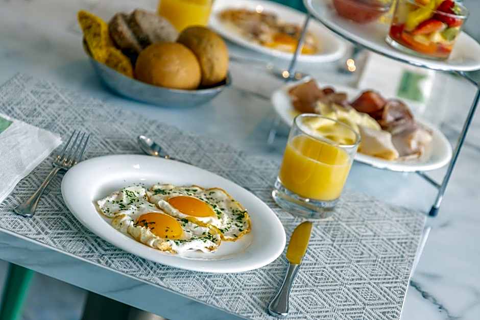 Salus Smart & Chic Hotel