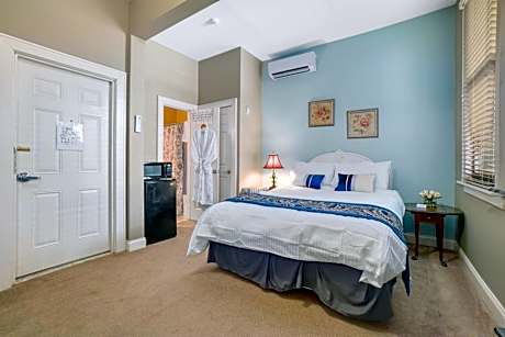Classic Queen Room