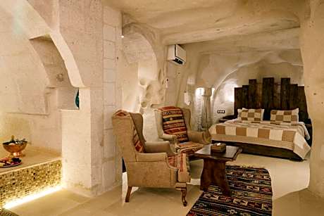 Suite with Hot Tub