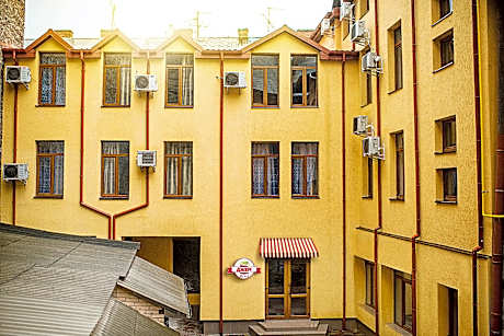 Lviv Central Jam Hotel