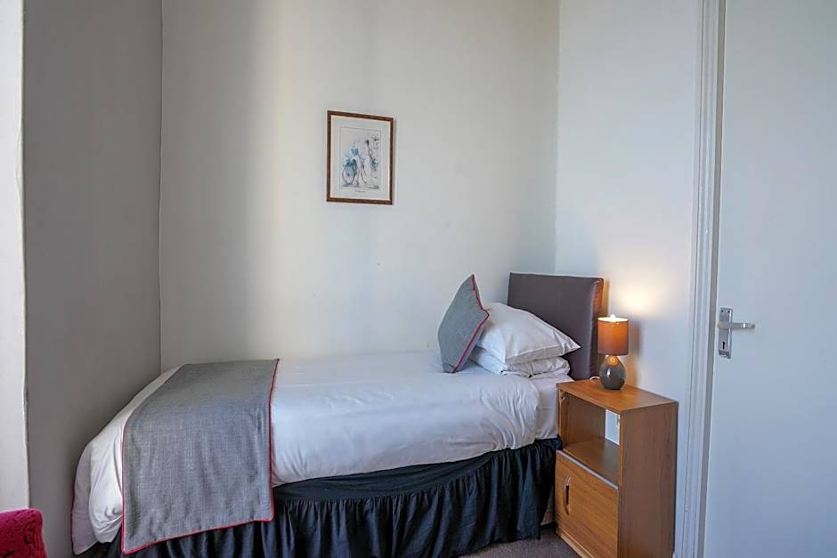 OYO Shanklin Beach Hotel