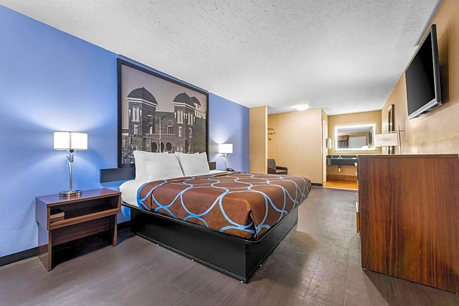 Super 8 by Wyndham Gadsden AL