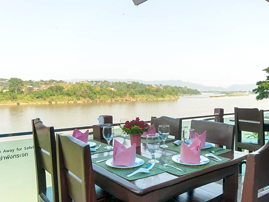 Namkhong Riverside Hotel