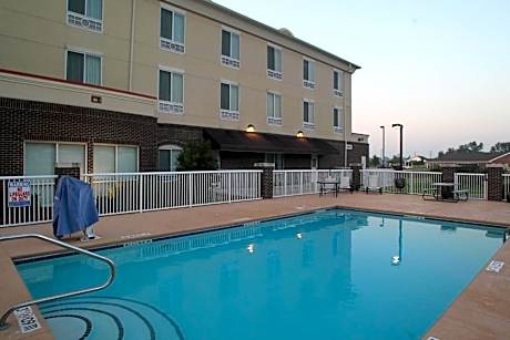 Holiday Inn Express Pembroke By IHG