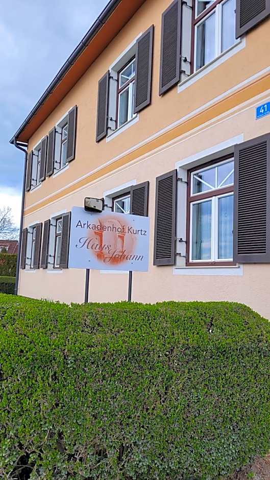 Arkadenhof Kurtz