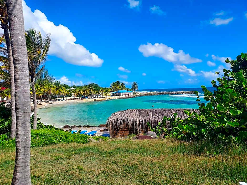 Studio Bô Soley Saint-François Piscine & Plage les pieds dans l'eau