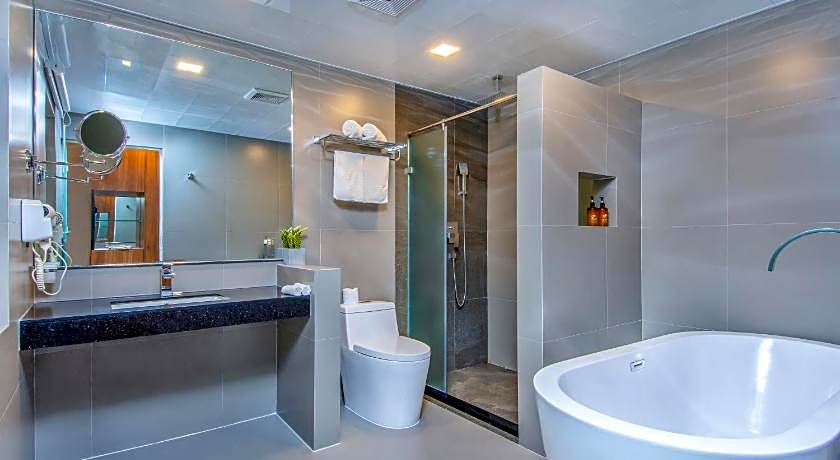 Triton Prestige Seaview and Spa