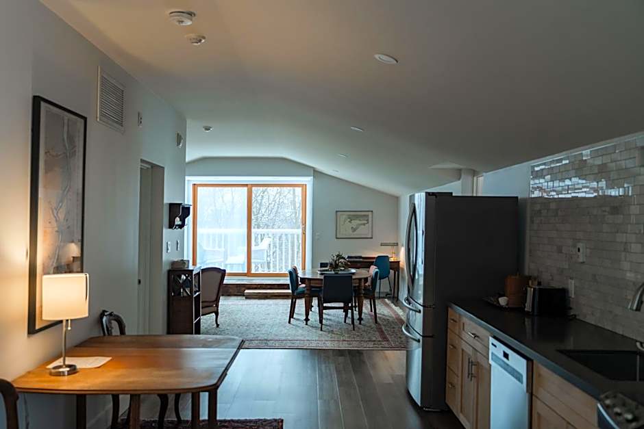 South Landing Inn