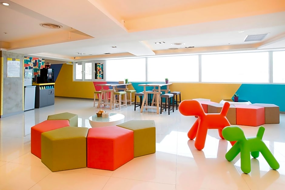 Click Hotel - Taipei Main station branch