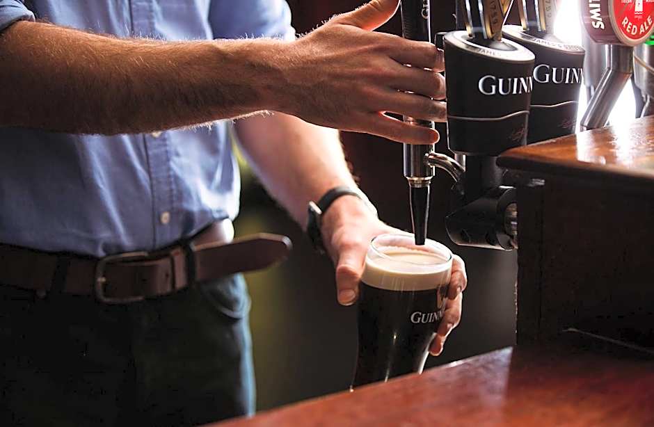 Horse & Jockey Hotel