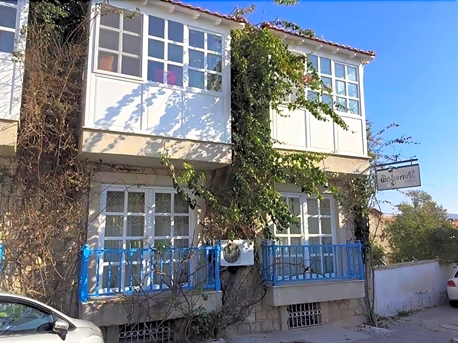 Begonvil Otel Alacati