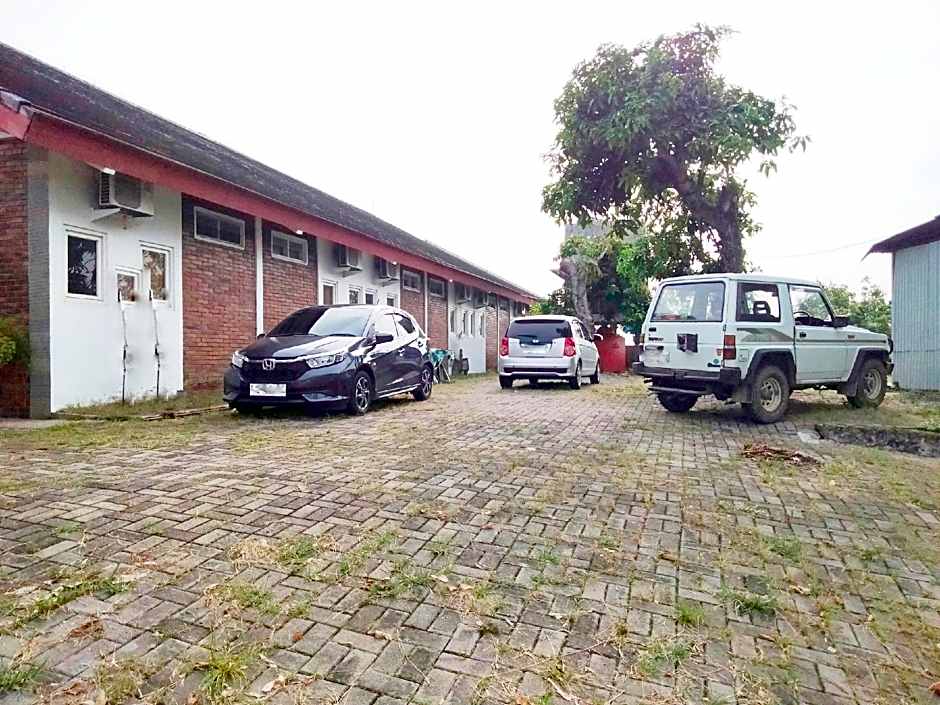 RedDoorz near Exit Tol Krapyak Semarang 3