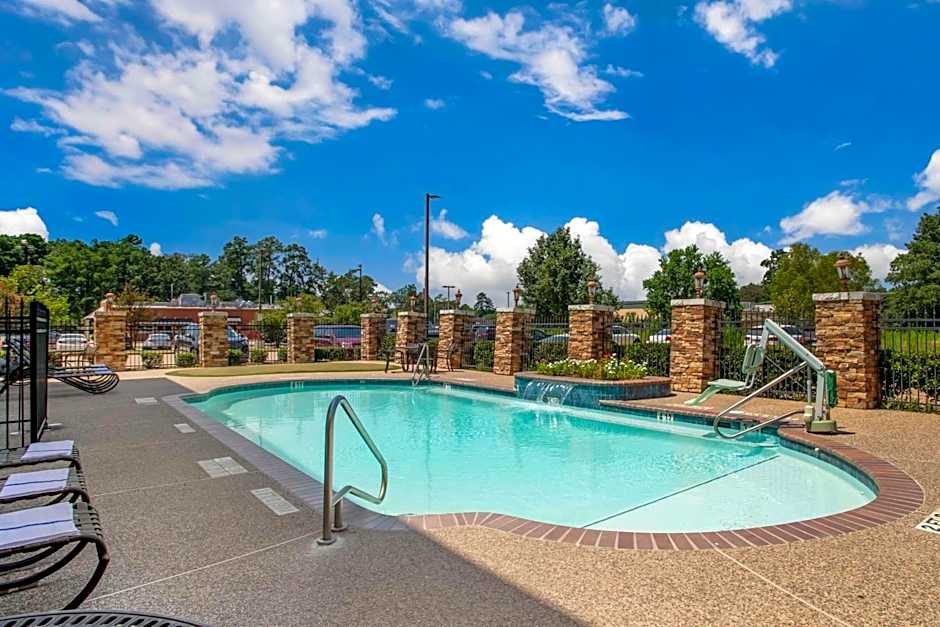 Best Western Plus Crown Colony Inn And Suites