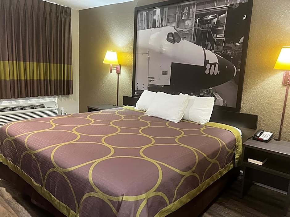 Super 8 by Wyndham La Marque TX/Texas City Area