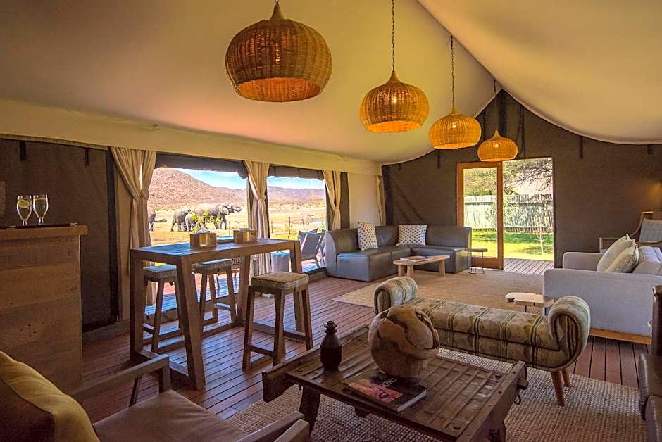 Tau Game Lodge