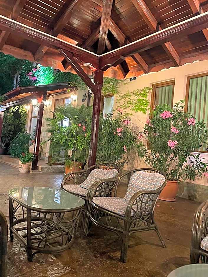 Oleander House and Tennis Club