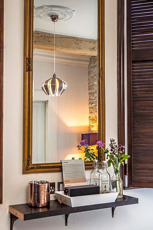 The Cow Hollow Hotel