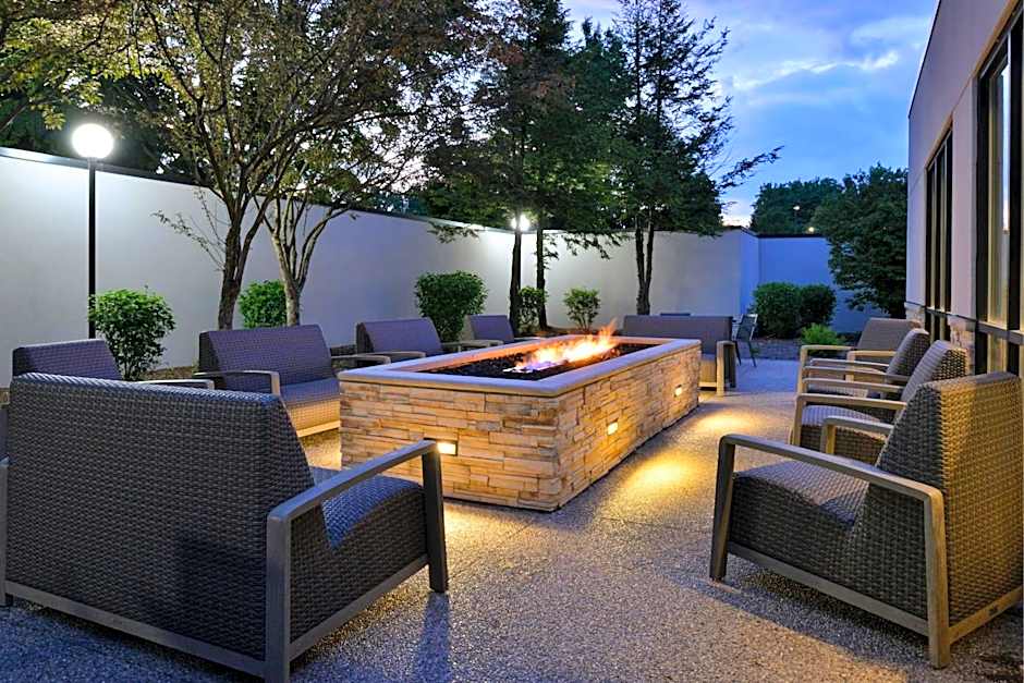 Courtyard by Marriott Detroit Utica