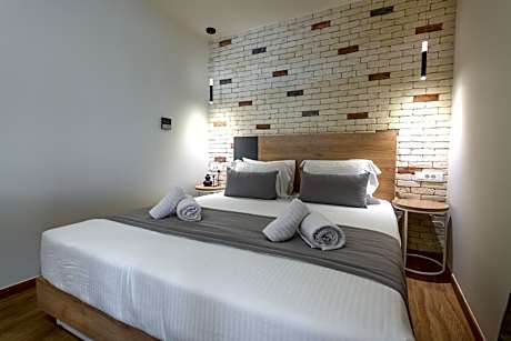 Hotel @Syngrou Fix