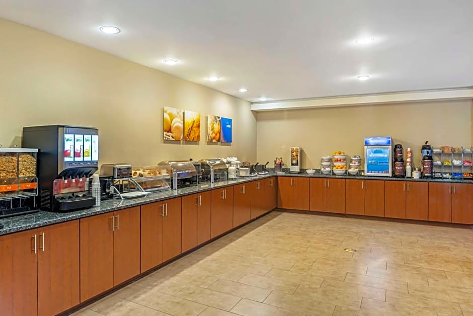Comfort Suites At Virginia Center Commons