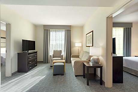 1 Kng/2qn Accessible Tub 2 Bdrm 2 Bath Ste Nosmk