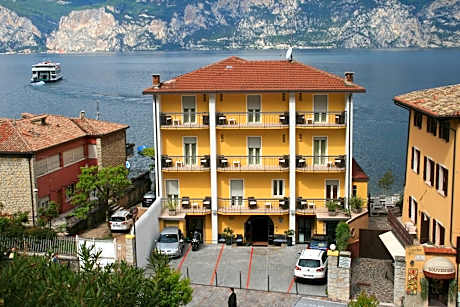 Twin Room with Balcony