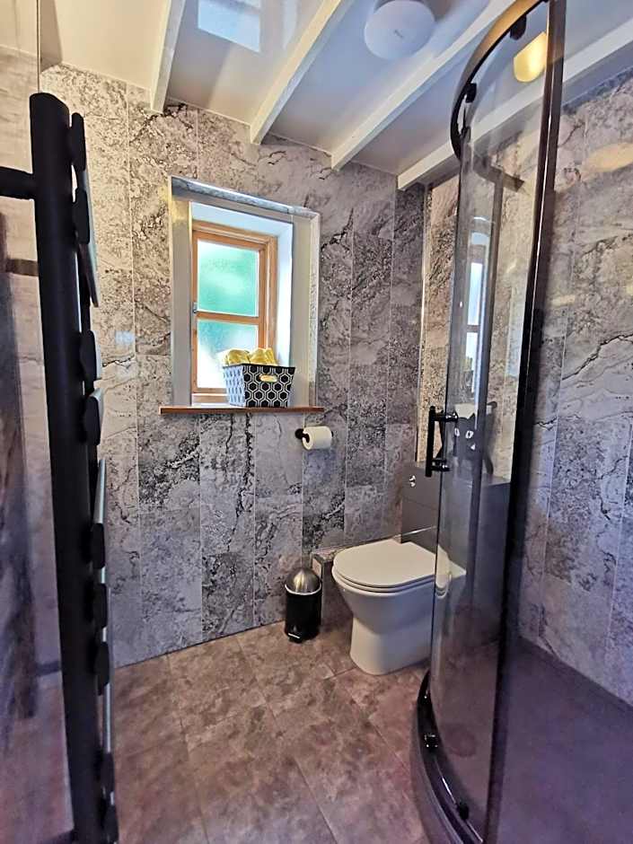 Dolweunydd Bed and Breakfast