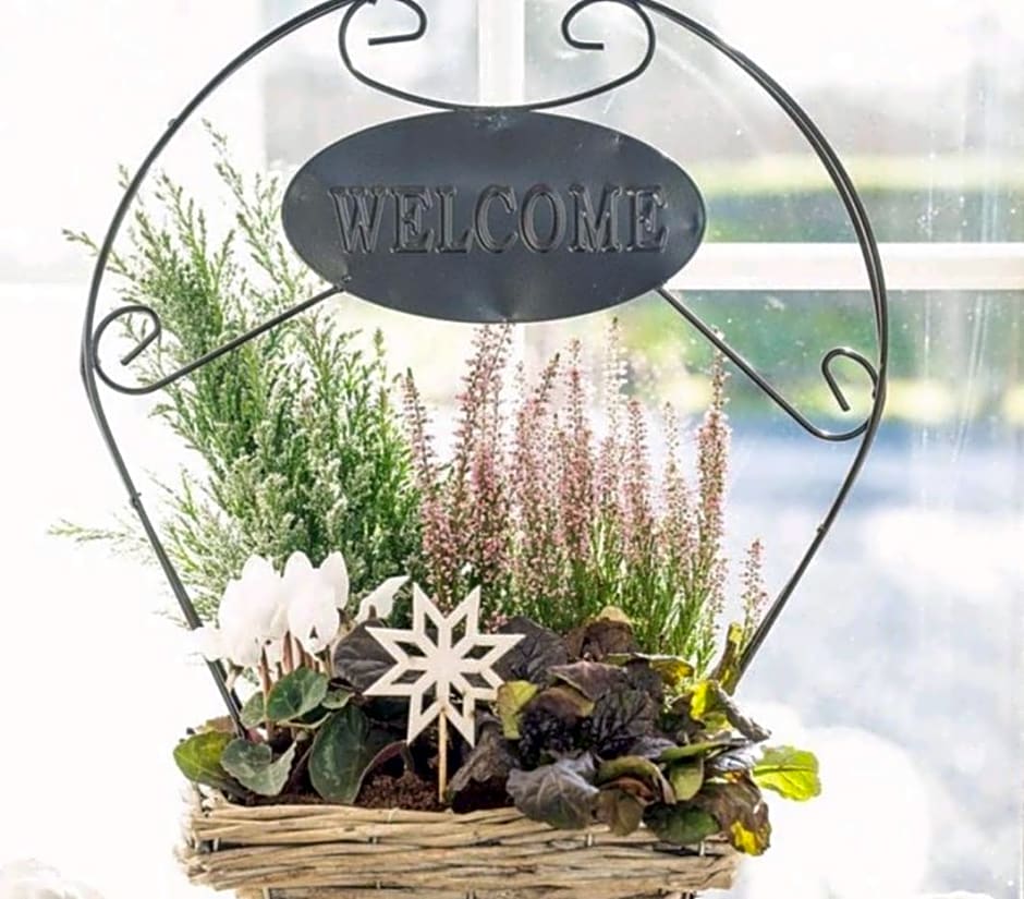 Ross Beach Family Farmhouse B&B