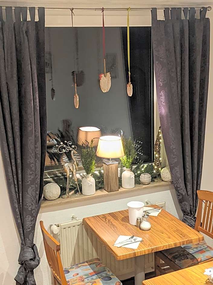 Rheinauer Hof - bed & breakfast