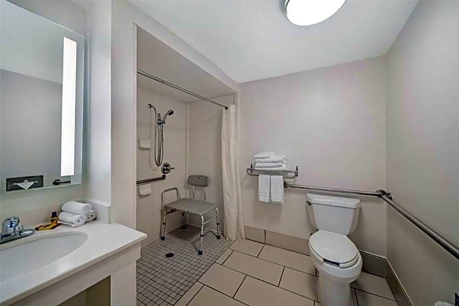 Best Western Plus Twin View Inn & Suites