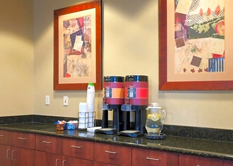 Hampton Inn & Suites Grand Rapids-Airport 28th St