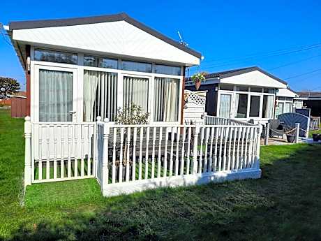 Family Tides-Chapel Saint Leonards