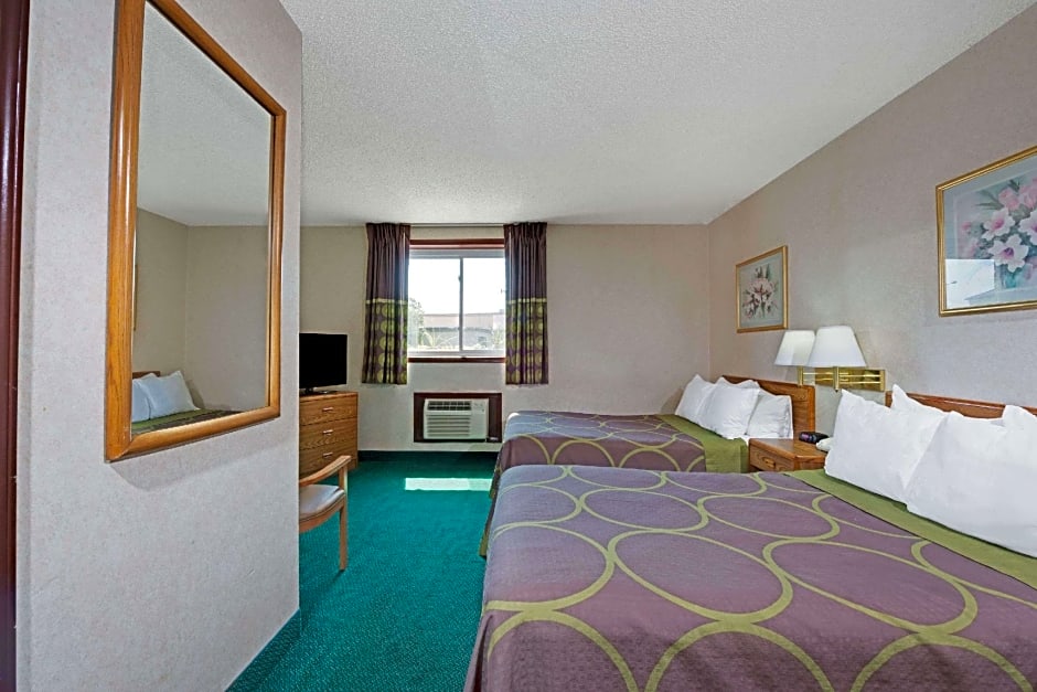 Super 8 by Wyndham Kenmore/Buffalo/Niagara Falls Area