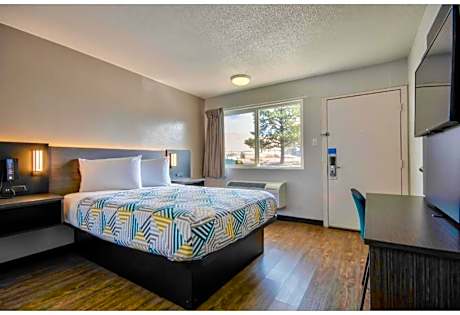 1 Queen Bed | Non-Smoking, Micfridge